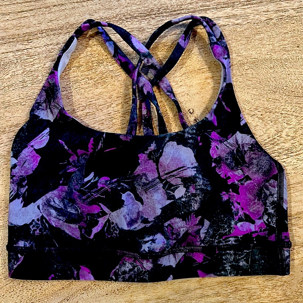 Lululemon size 4 sports bra